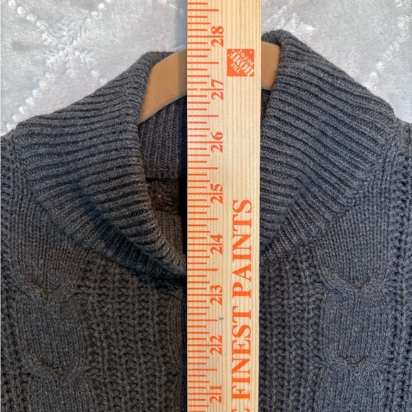 Banana Republic Charcoal Cable-Knit Turtleneck Sweater XS (Excellent Pre-Owned) - Picture 5 of 5